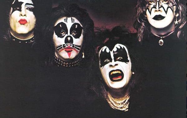 Kiss1